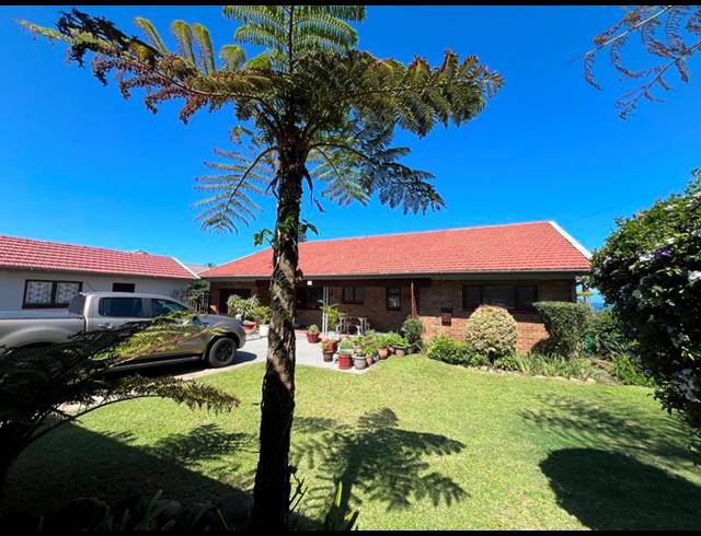 4 BEDROOM HOUSE FOR SALE IN SHELLY BEACH